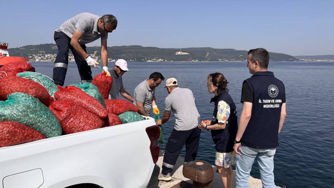 Kamyonette 100 çuval içinde 3 ton kum şırlanı ele geçirildi 16